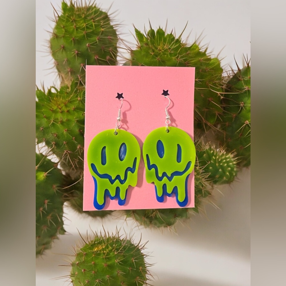 Smiley face earrings